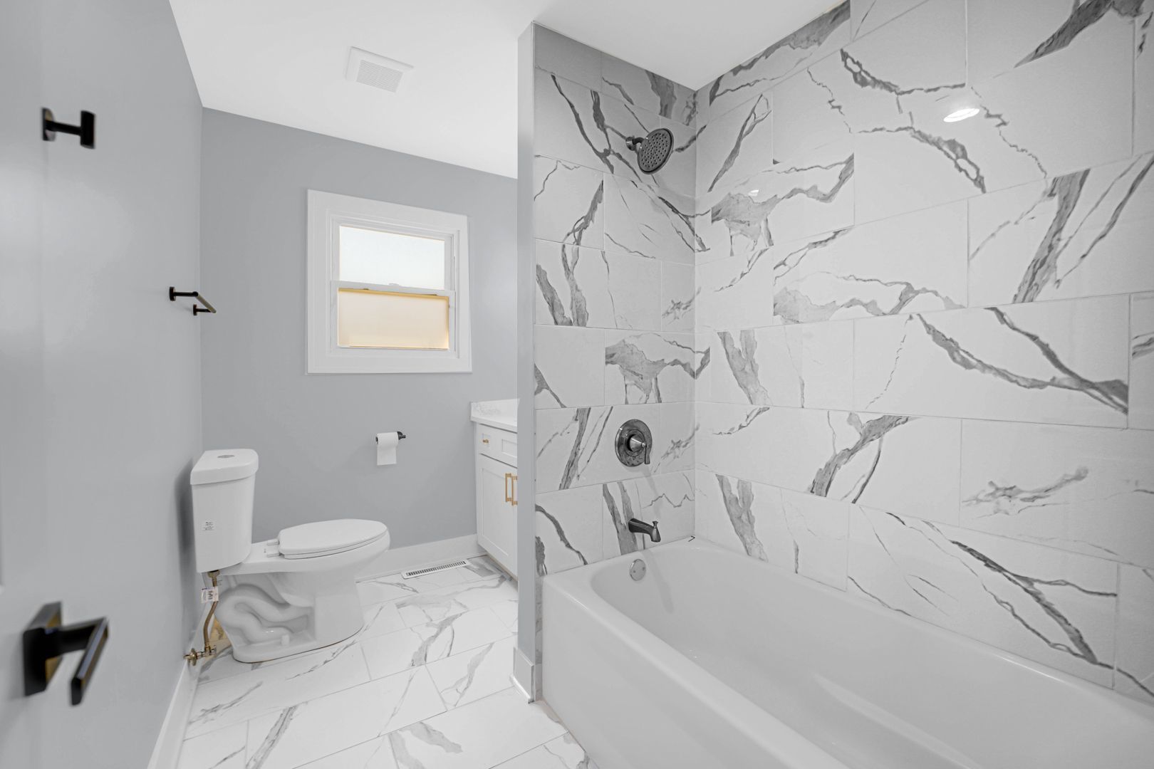 6409 W 85th Place Property Photo 12