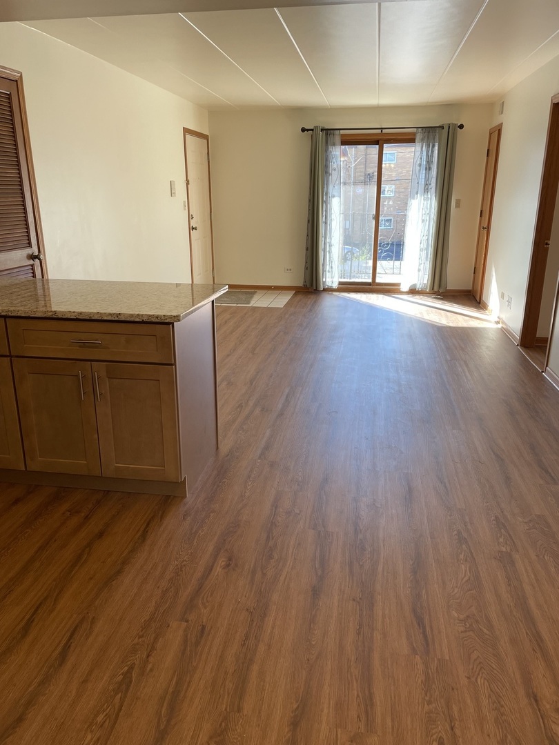 9532 Minnick Avenue 2w Property Photo 3