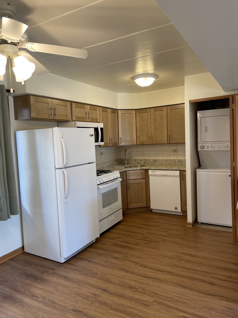 9532 Minnick Avenue 2w Property Photo 4