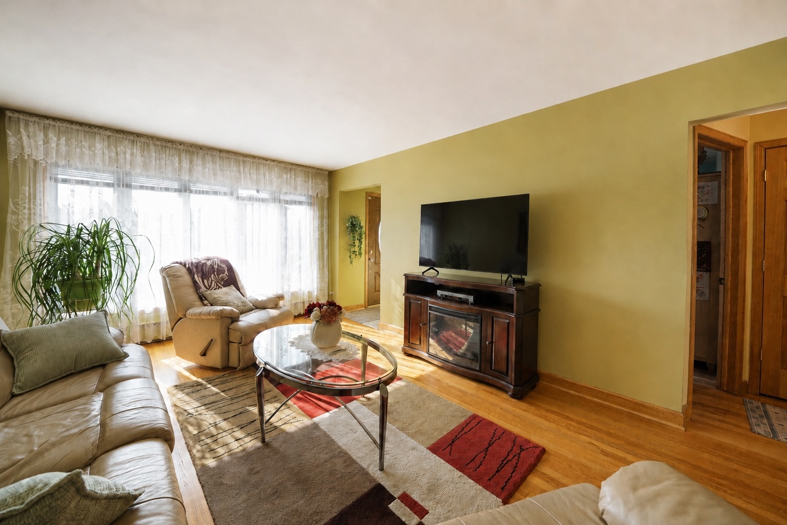 4333 N Oleander Avenue Property Photo 4