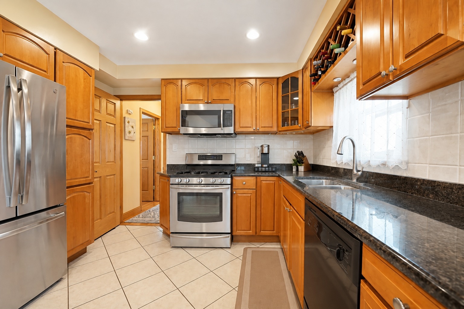4333 N Oleander Avenue Property Photo 8