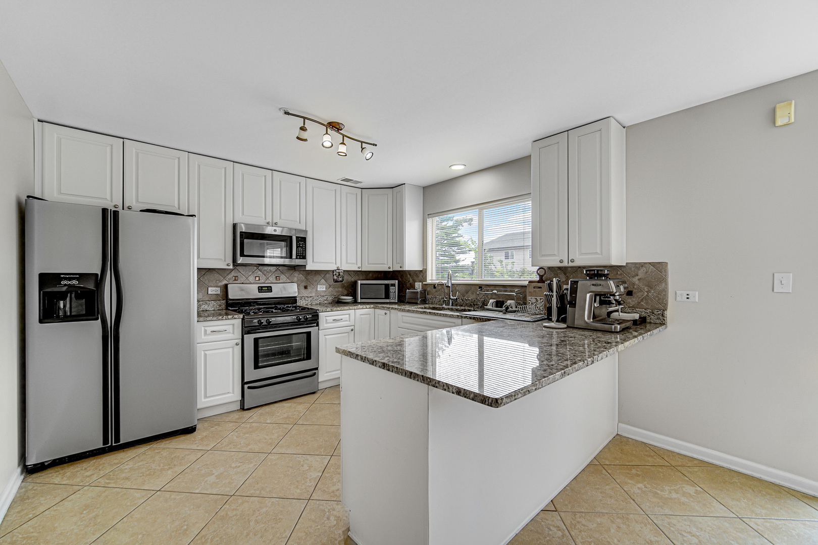 673 E Fountainview Drive 673 Property Photo 6