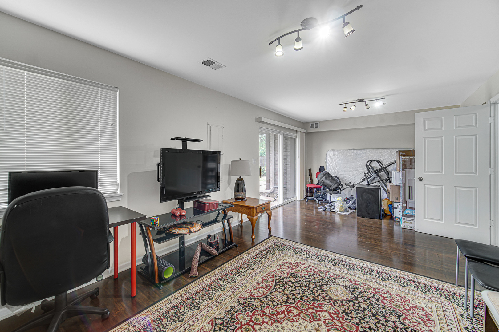 673 E Fountainview Drive 673 Property Photo 16