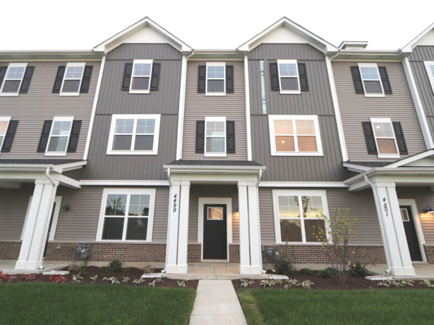 4499 Chelsea Manor Circle Property Photo 1