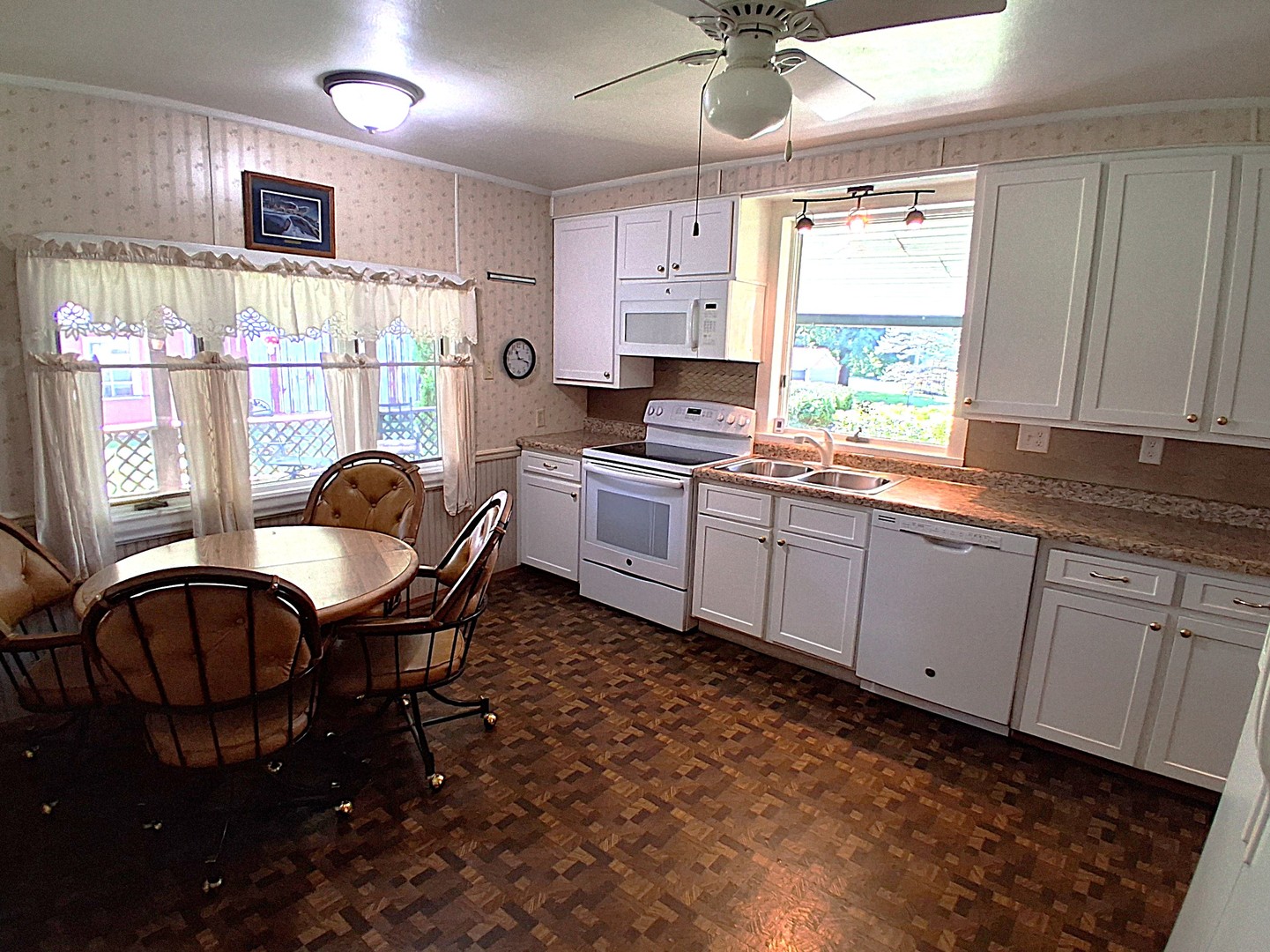 305 Hodgson Street Property Photo 32