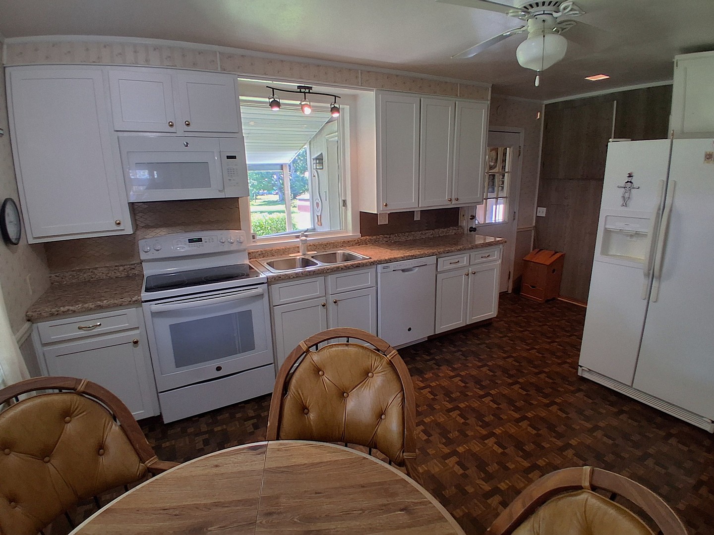 305 Hodgson Street Property Photo 33