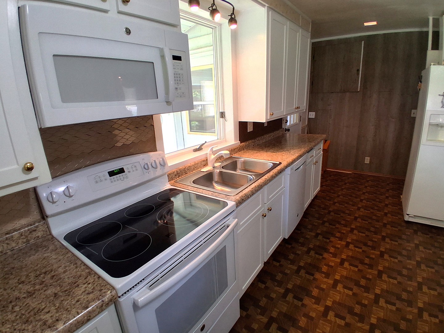 305 Hodgson Street Property Photo 34