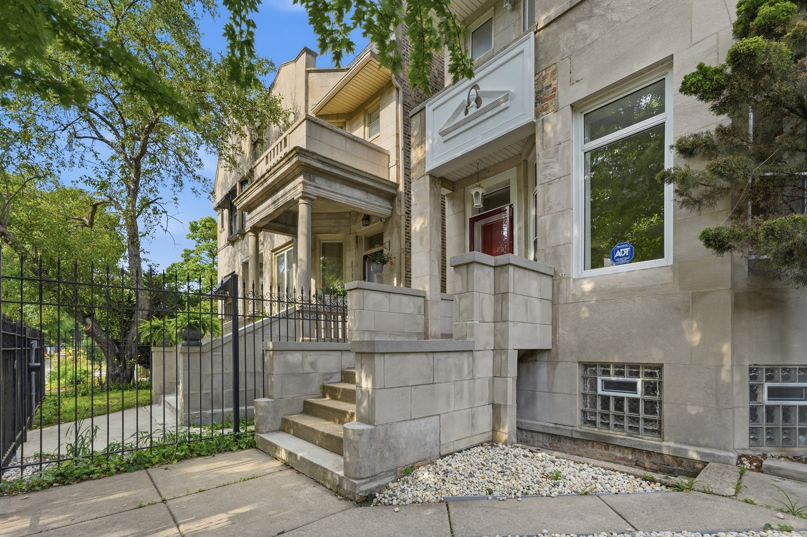6505 S Woodlawn Avenue Property Photo 3