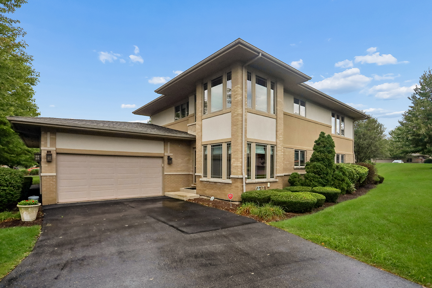 20467 Falling Water Circle Property Photo 1