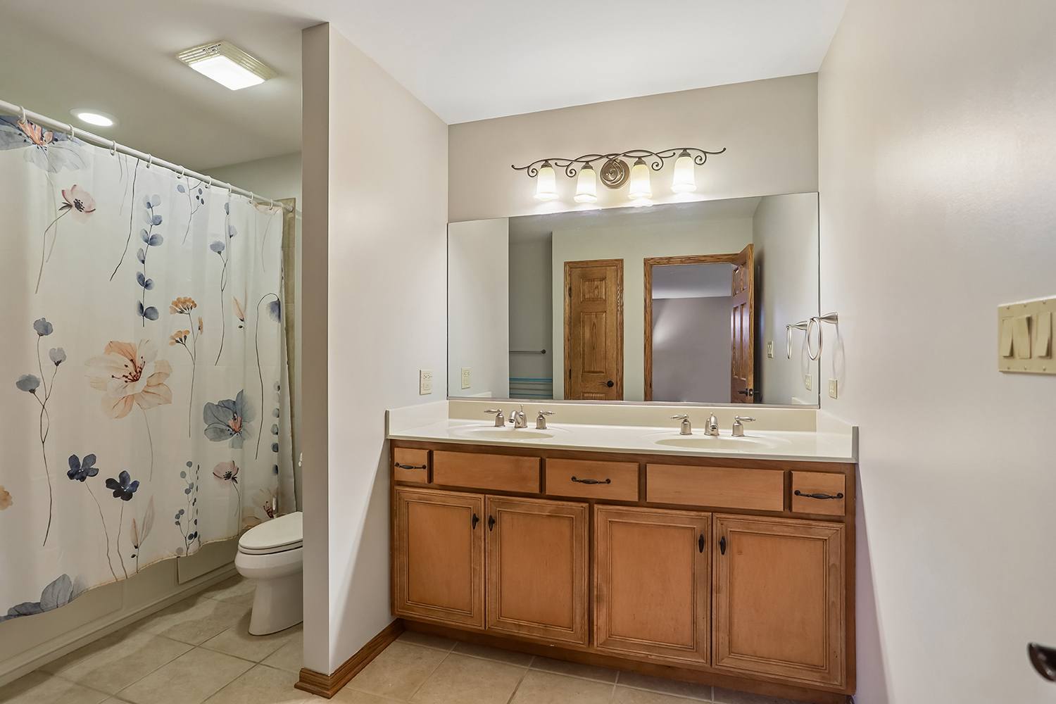 20467 Falling Water Circle Property Photo 24