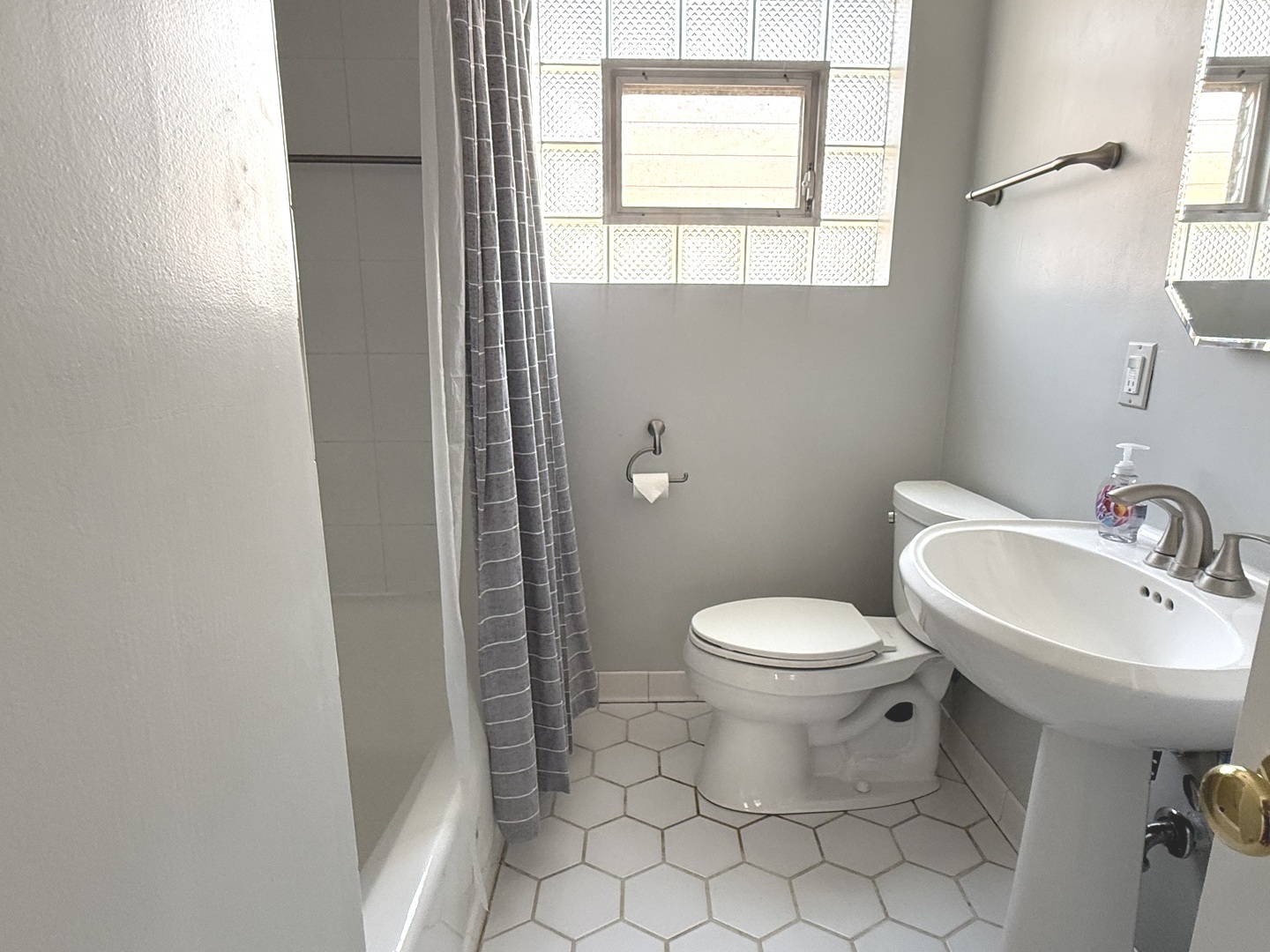 9427 S Harding Avenue Property Photo 4