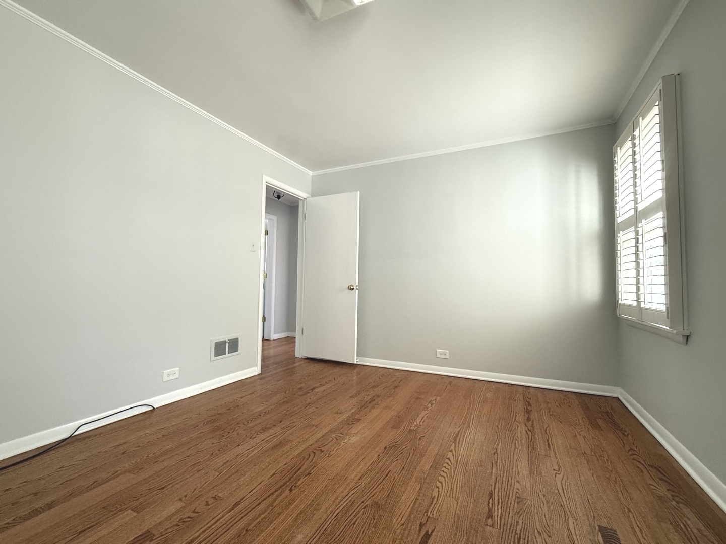9427 S Harding Avenue Property Photo 7
