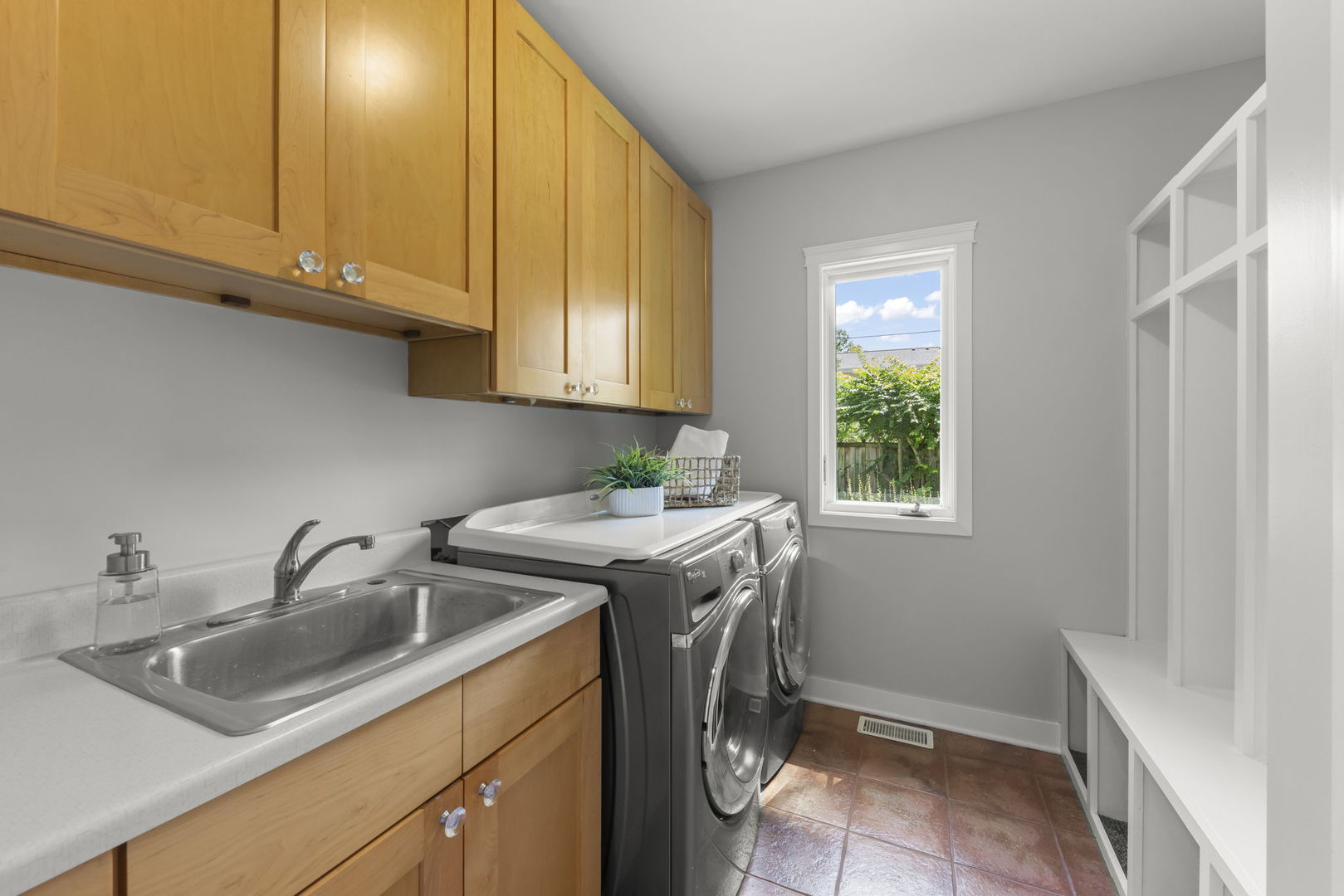 1008 Anne Road Property Photo 16