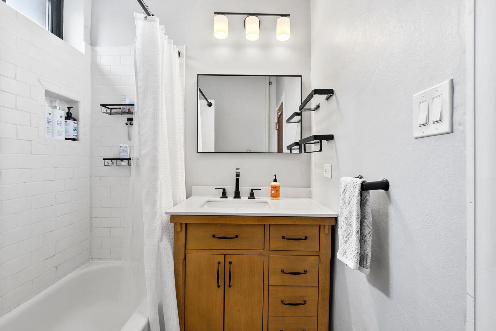 2112 N Seminary Avenue 18 Property Photo 21