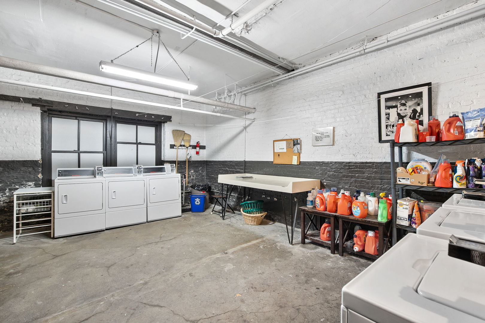 2112 N Seminary Avenue 18 Property Photo 24