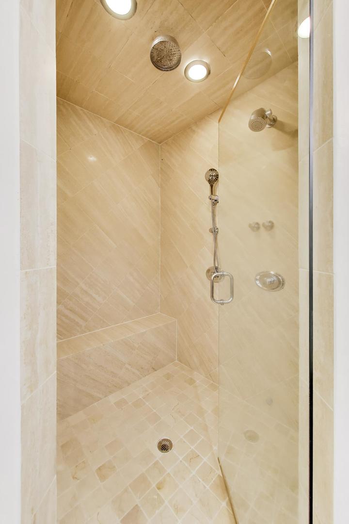 3414 N Oakley Avenue Property Photo 23
