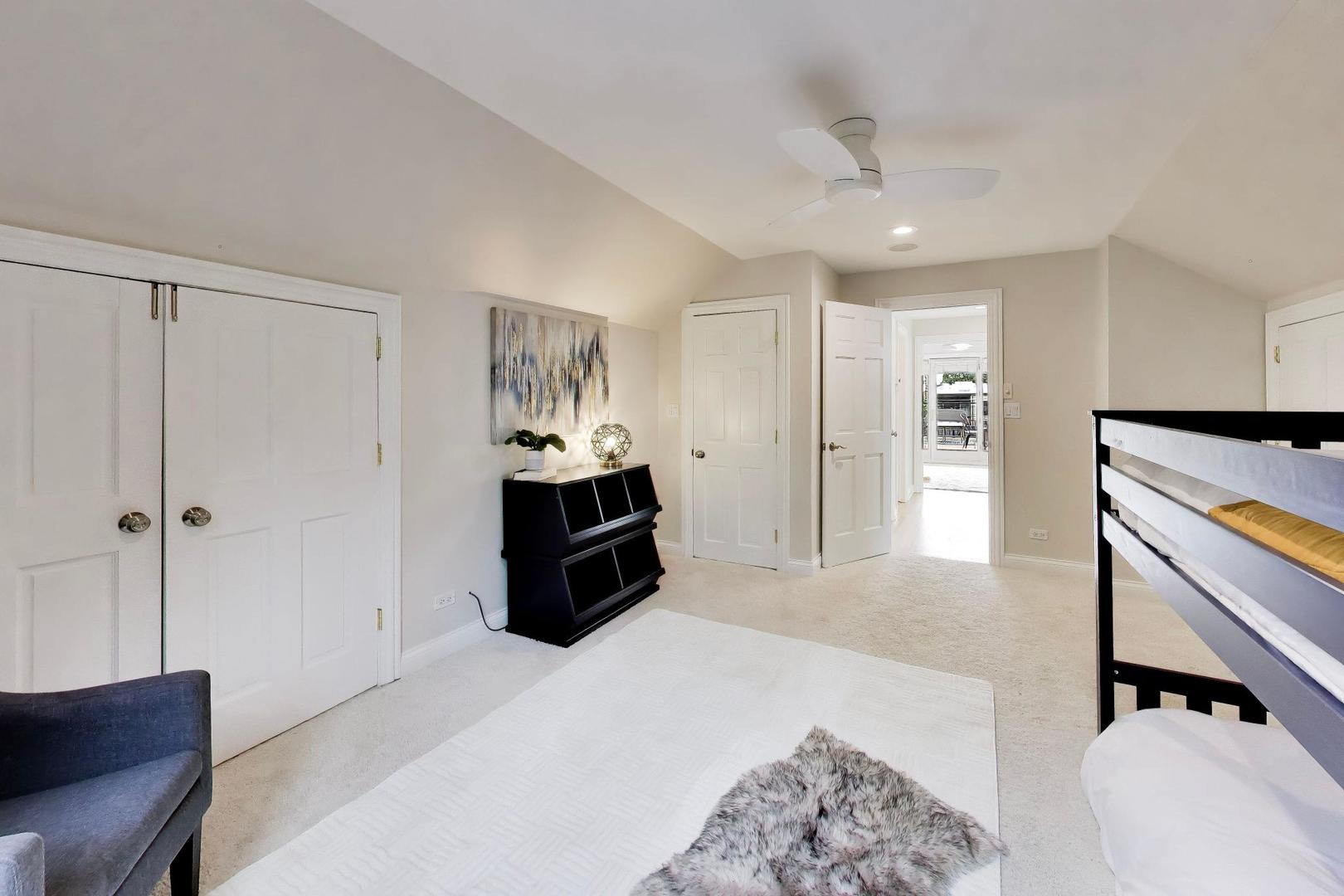 3414 N Oakley Avenue Property Photo 28