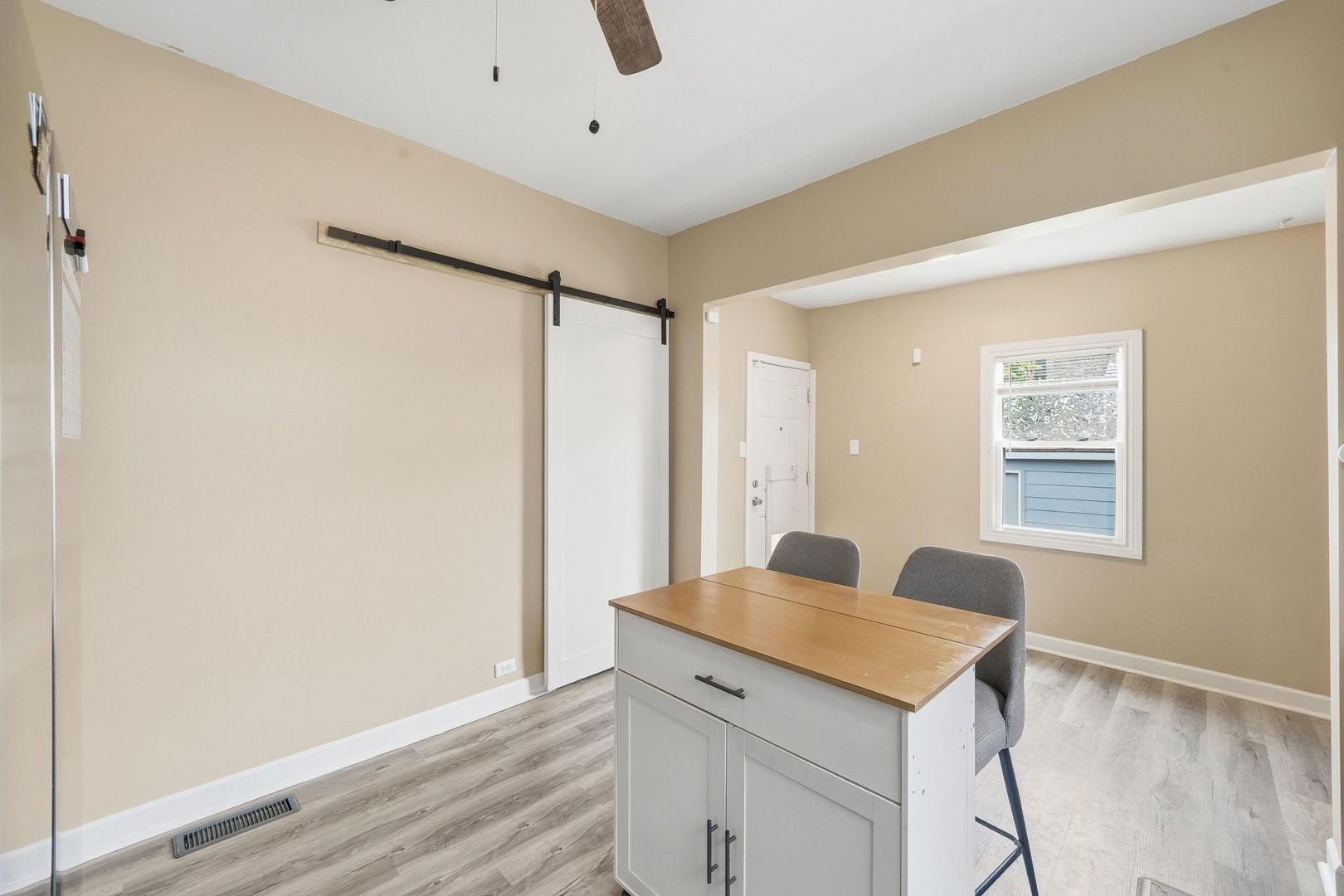 10747 S Forest Avenue Property Photo 12