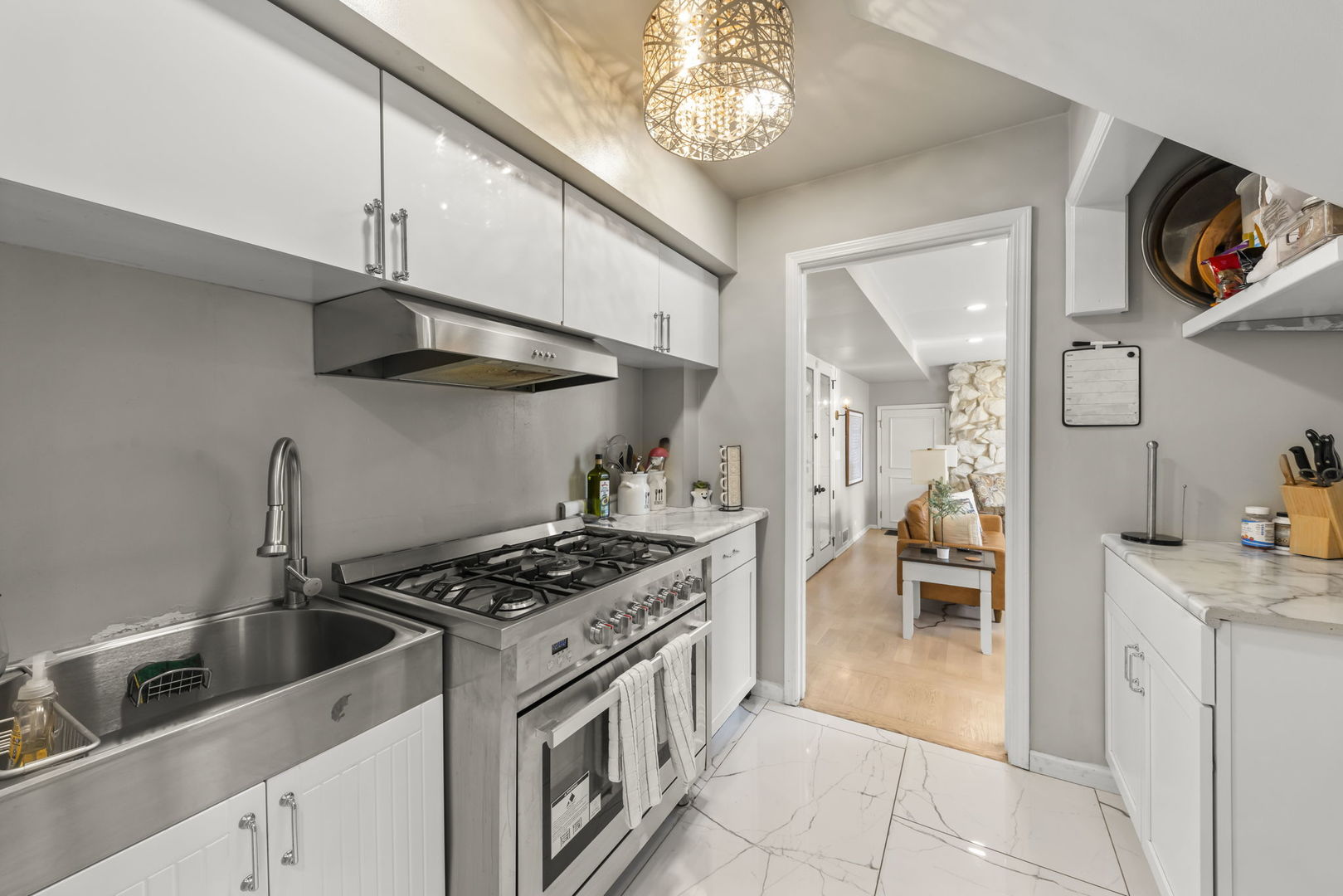 23w735 Hobson Road Property Photo 18