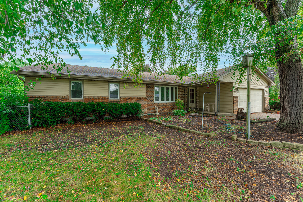 4877 Raymond Drive Property Photo 2