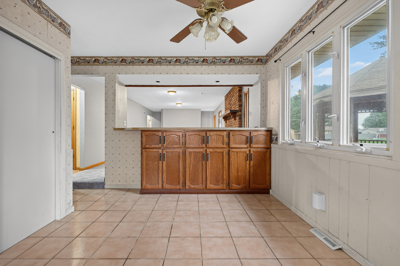 4877 Raymond Drive Property Photo 11
