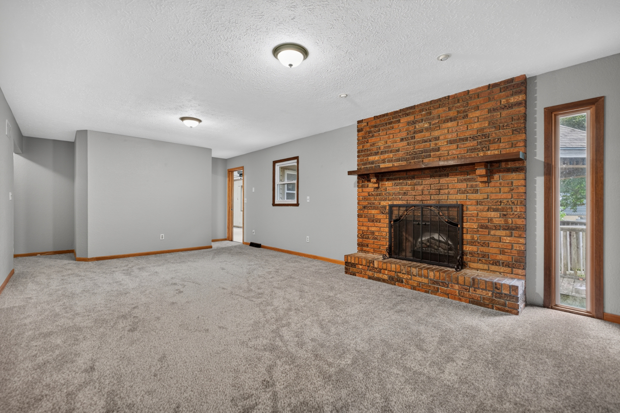 4877 Raymond Drive Property Photo 16