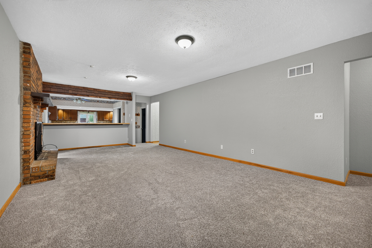 4877 Raymond Drive Property Photo 18