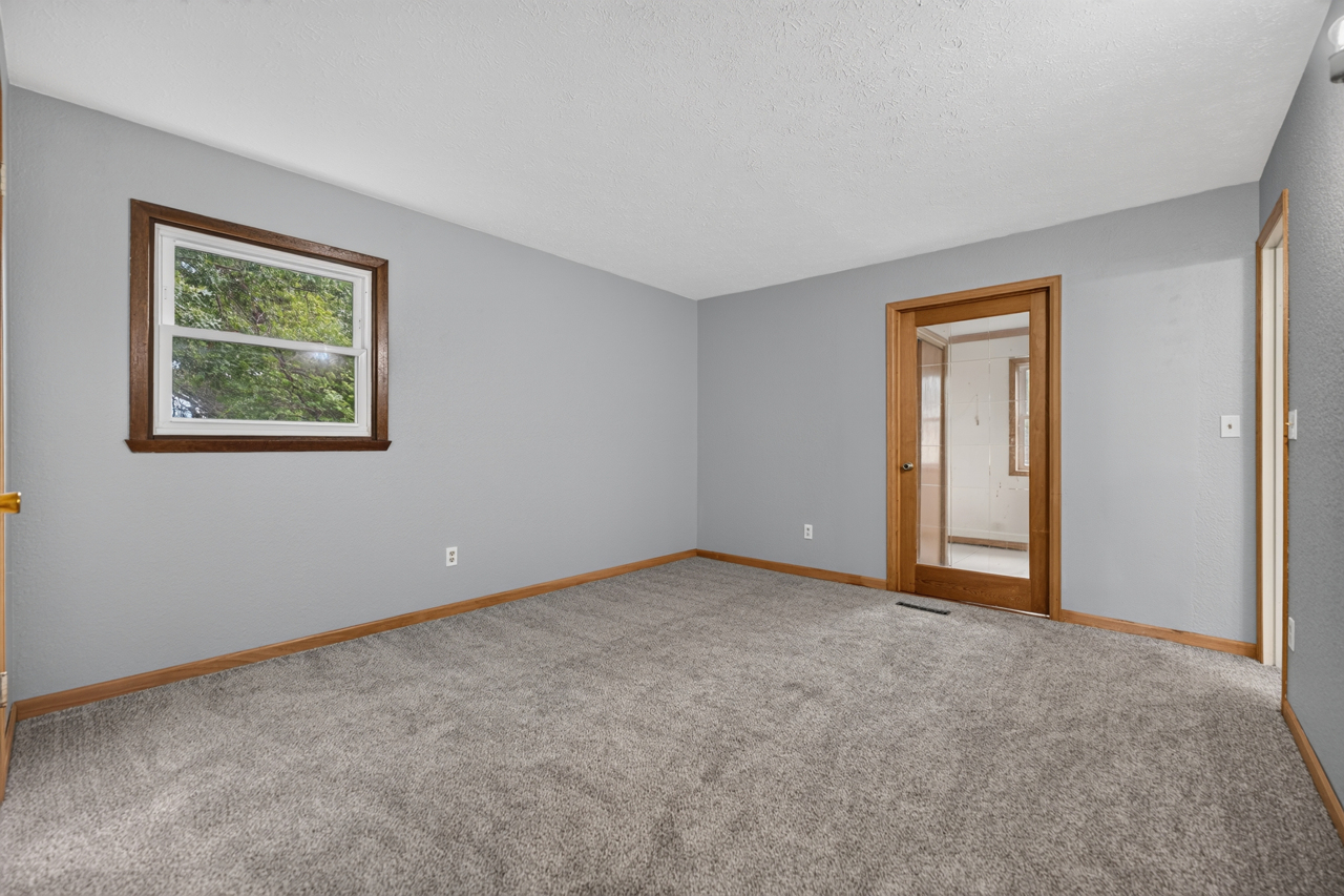 4877 Raymond Drive Property Photo 21