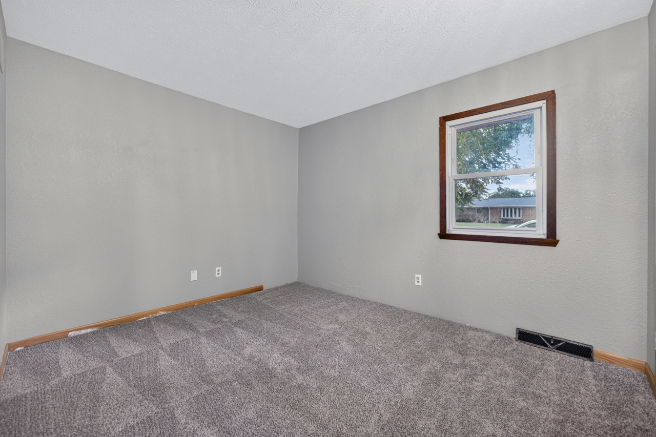4877 Raymond Drive Property Photo 24