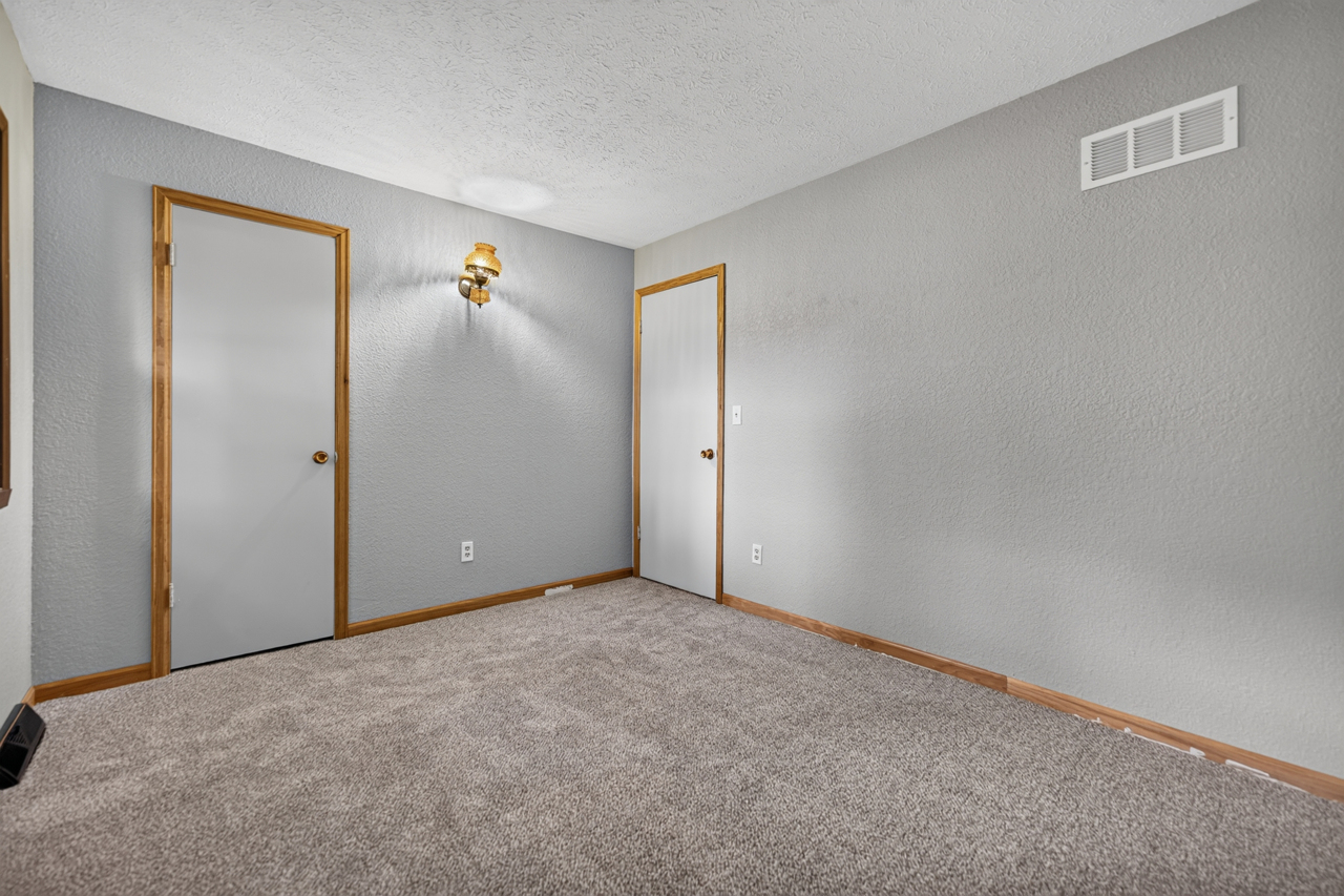 4877 Raymond Drive Property Photo 25