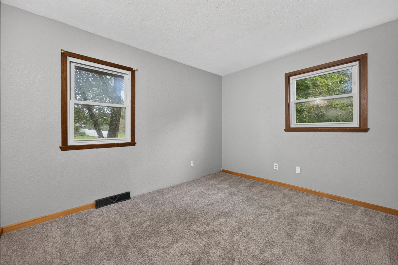 4877 Raymond Drive Property Photo 27