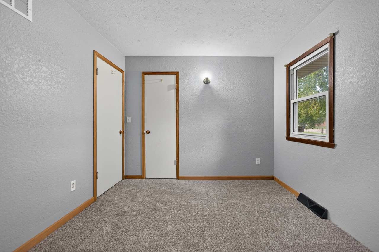 4877 Raymond Drive Property Photo 28