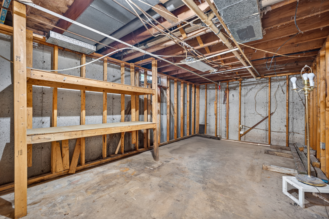 4877 Raymond Drive Property Photo 31