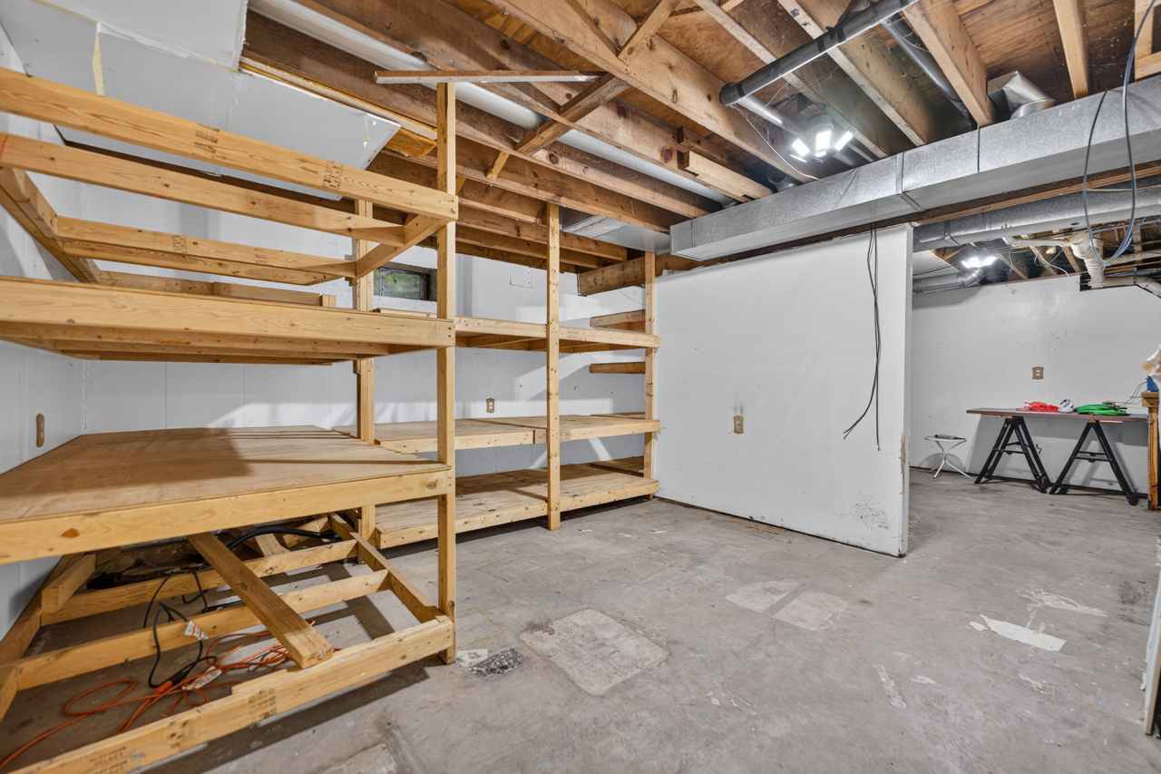 4877 Raymond Drive Property Photo 34