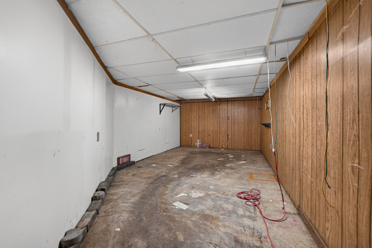 4877 Raymond Drive Property Photo 37