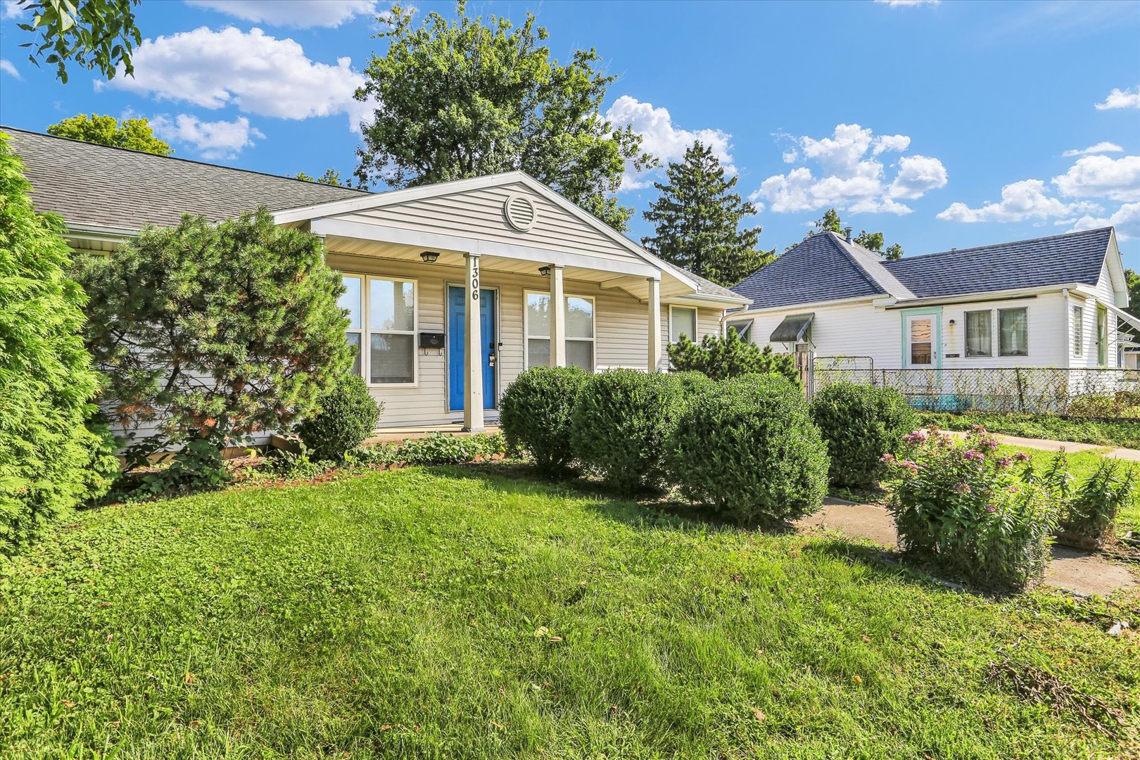 1306 W Hill Street Property Photo 2