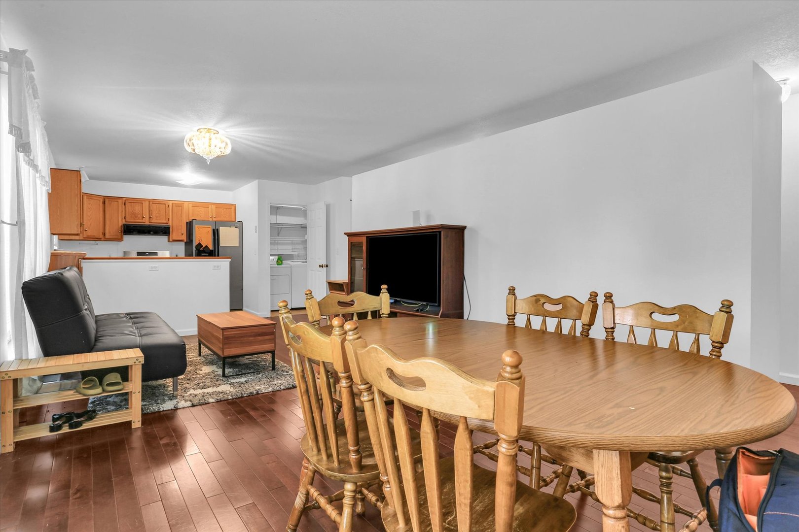 1306 W Hill Street Property Photo 5