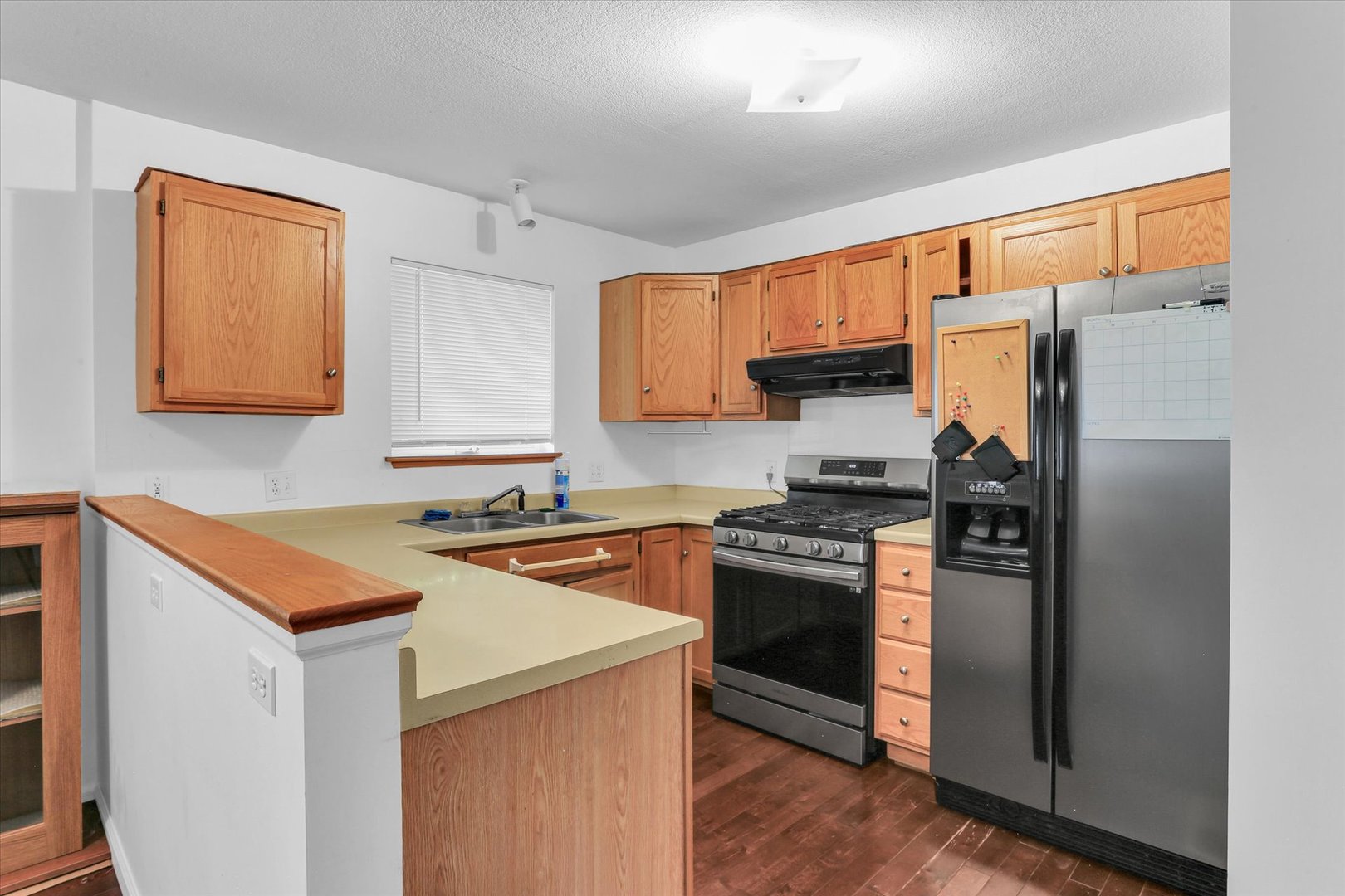 1306 W Hill Street Property Photo 10