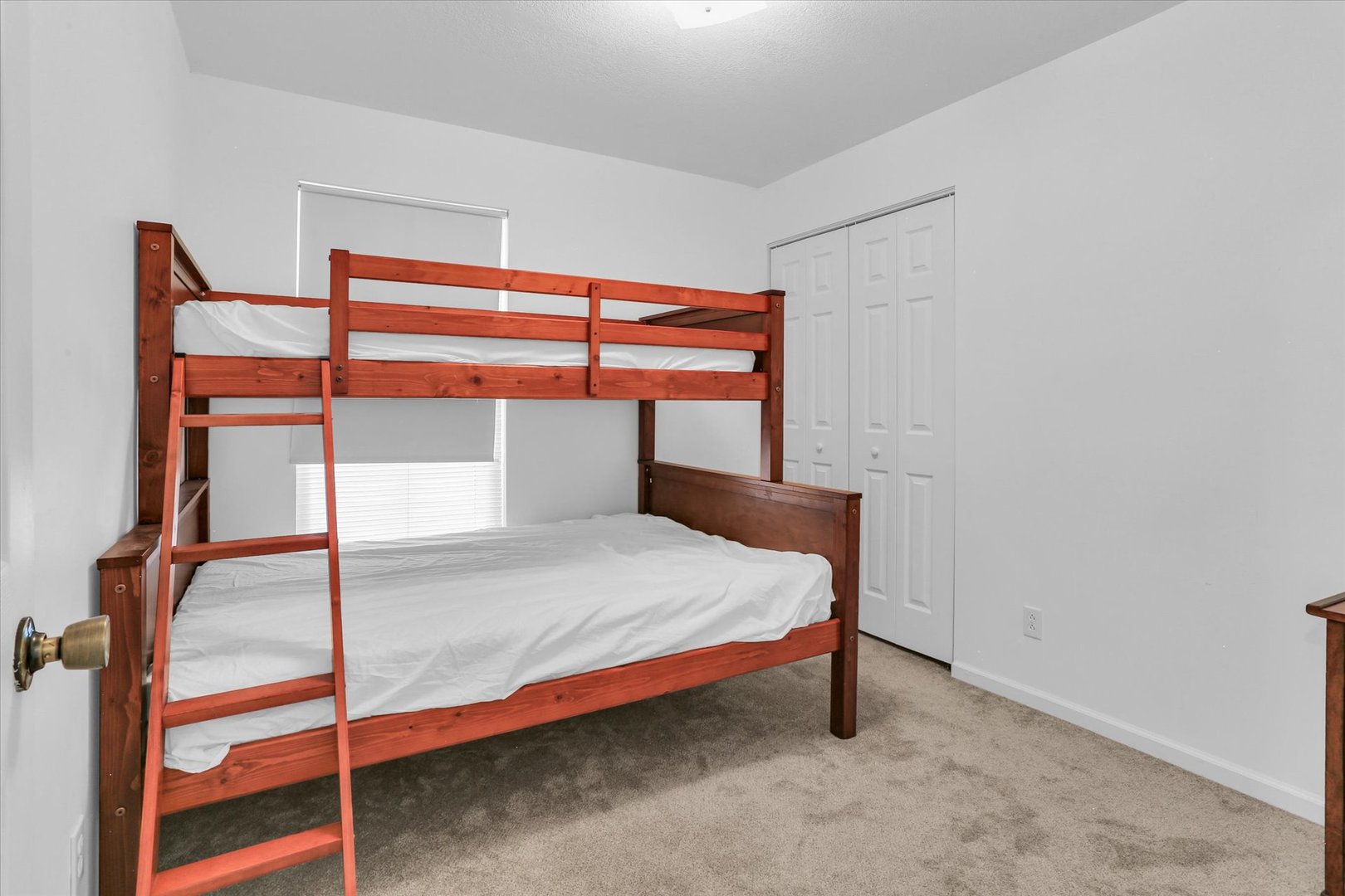 1306 W Hill Street Property Photo 16