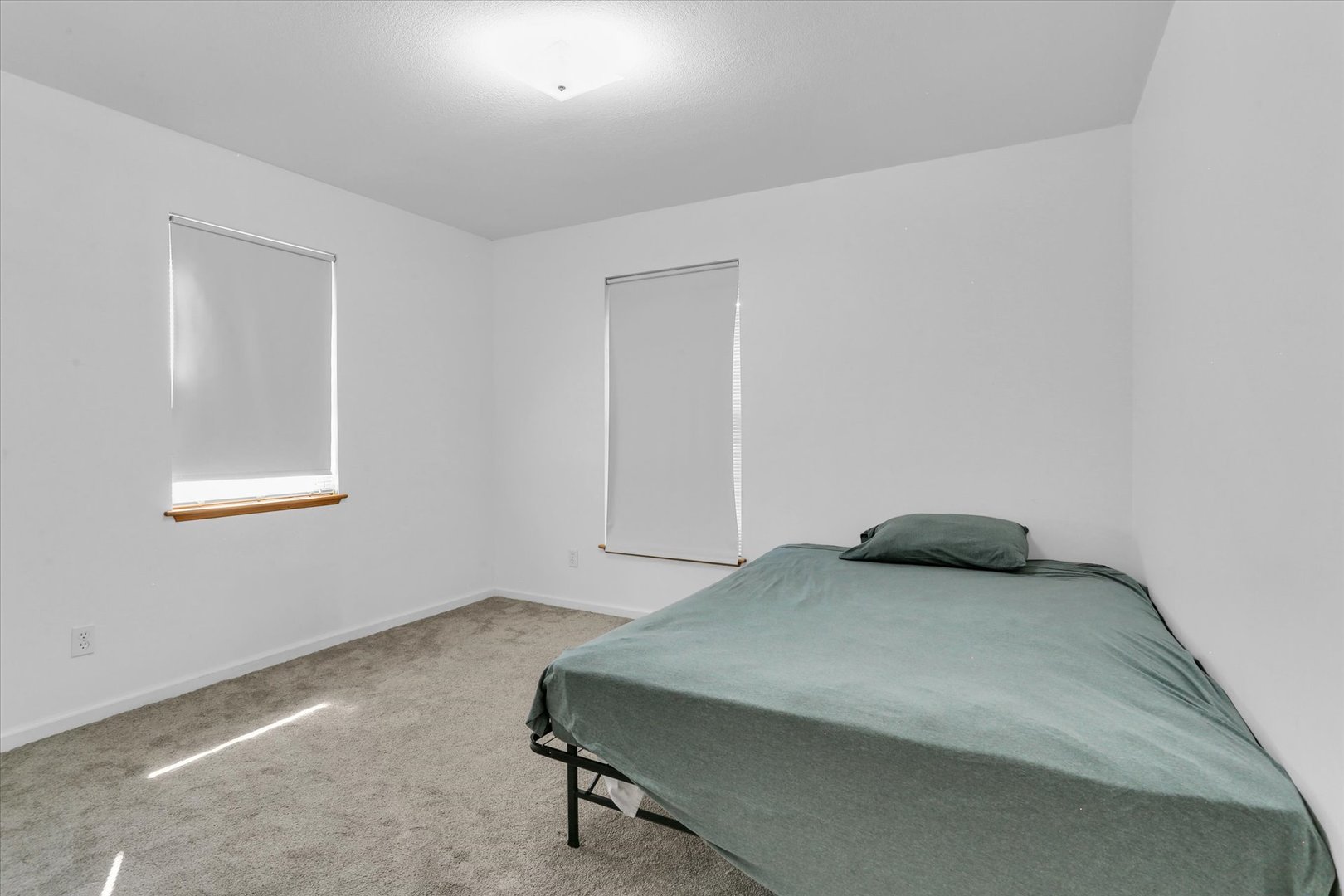 1306 W Hill Street Property Photo 20