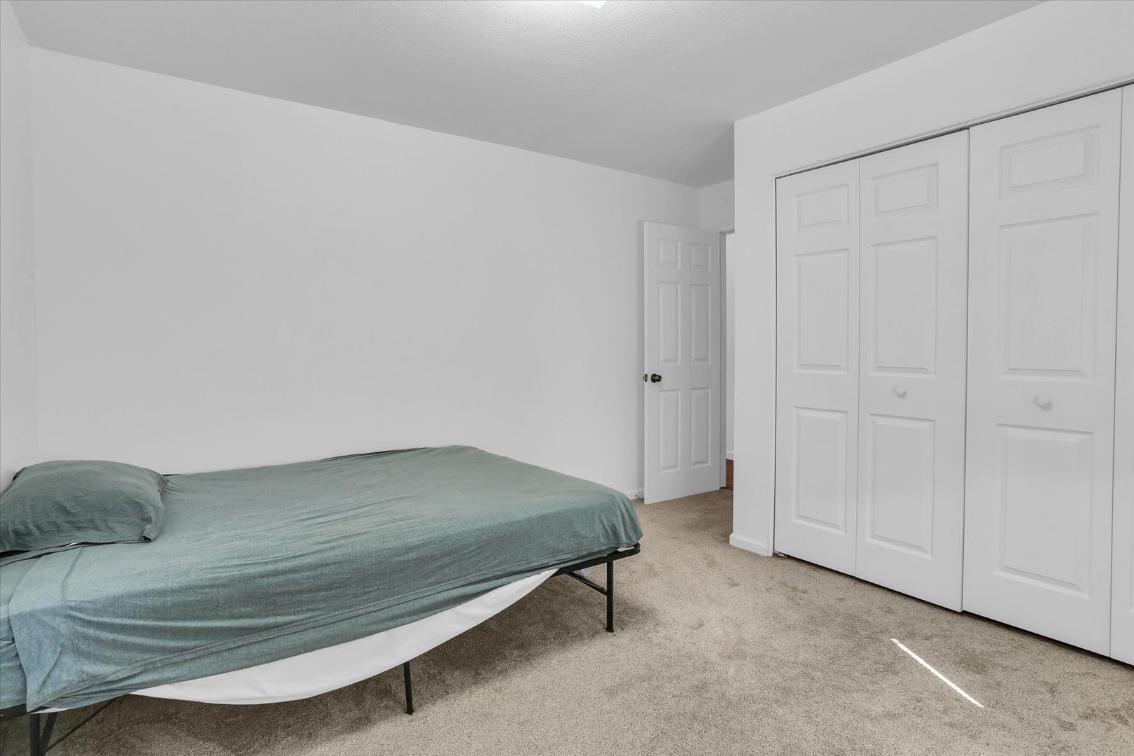 1306 W Hill Street Property Photo 21
