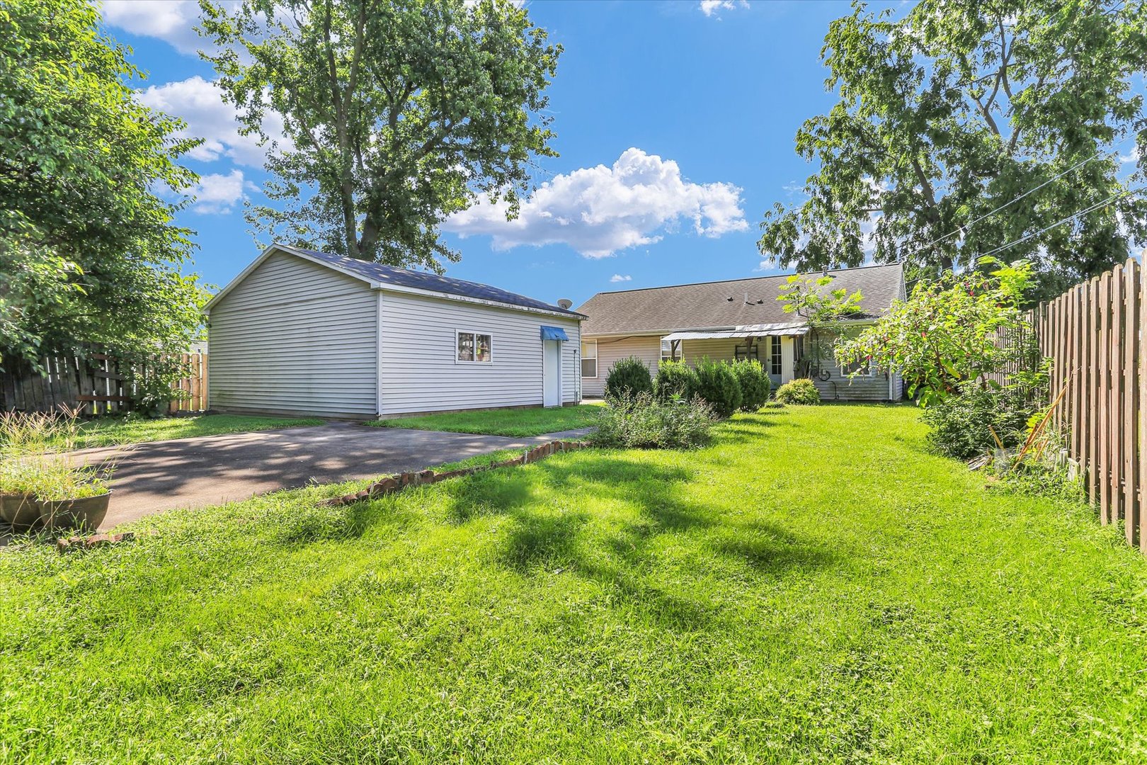 1306 W Hill Street Property Photo 25