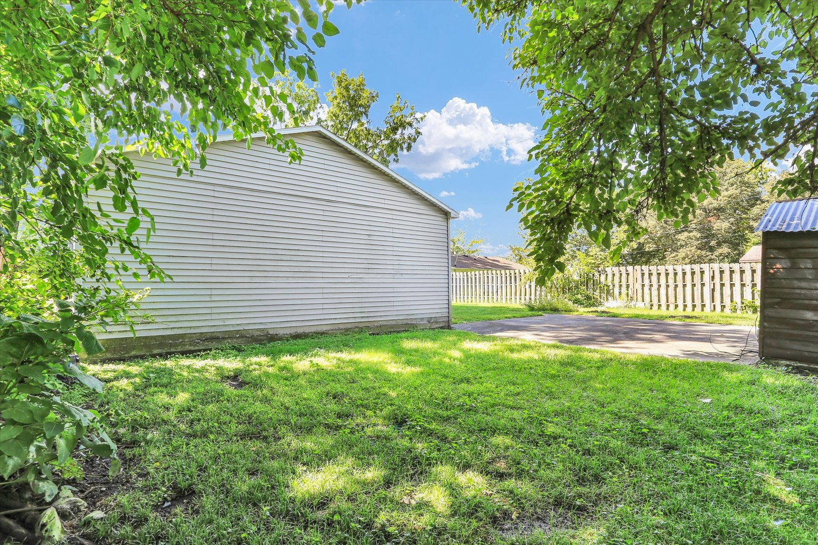 1306 W Hill Street Property Photo 27