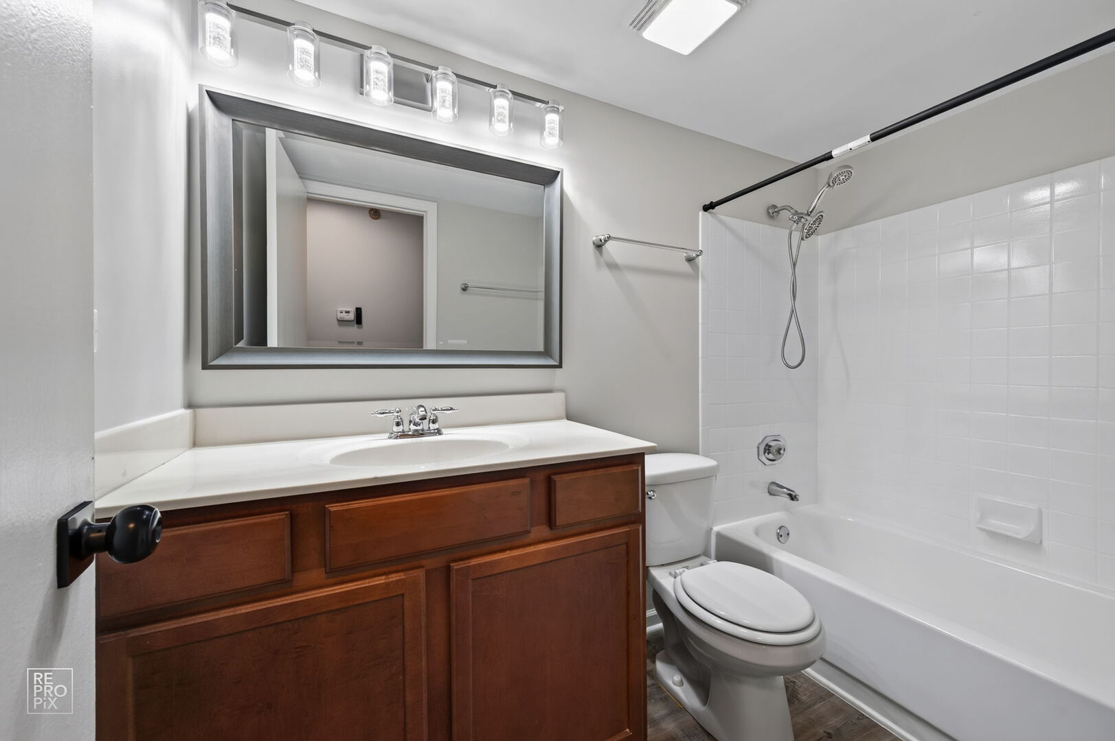 104 Glengarry Drive 208 Property Photo 5