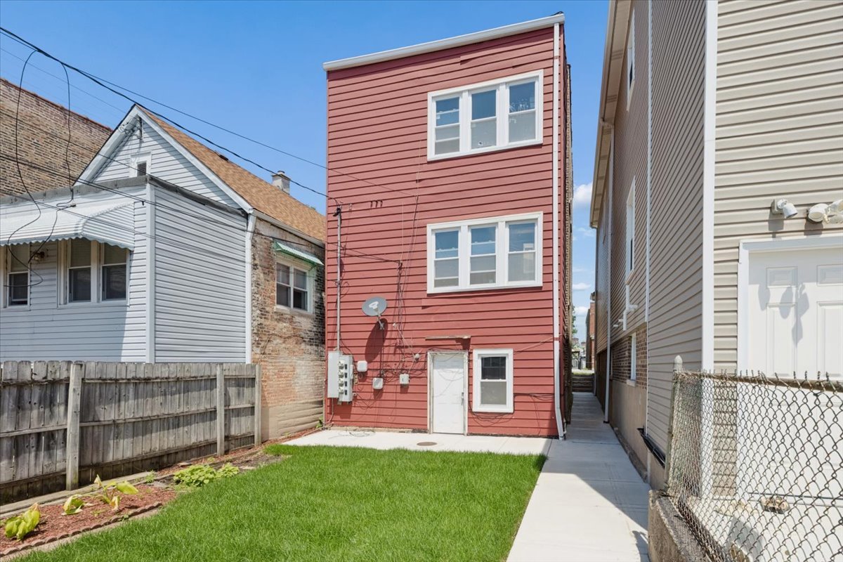 2946 S Loomis Street Property Photo 22