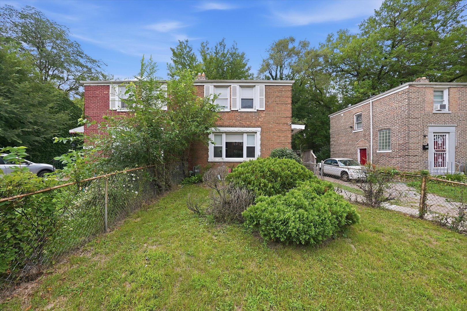 9709 S Yates Boulevard Property Photo 2
