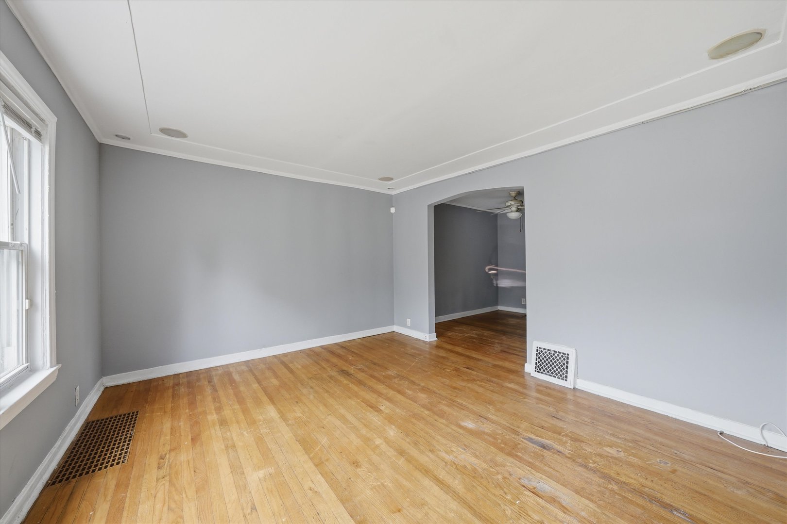 9709 S Yates Boulevard Property Photo 8