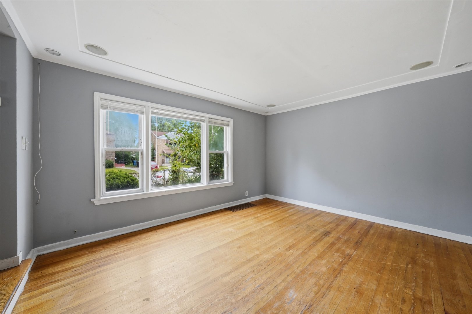 9709 S Yates Boulevard Property Photo 9