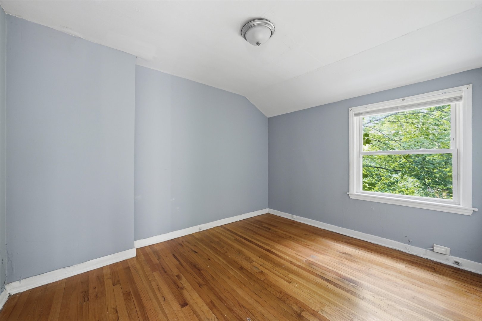 9709 S Yates Boulevard Property Photo 12