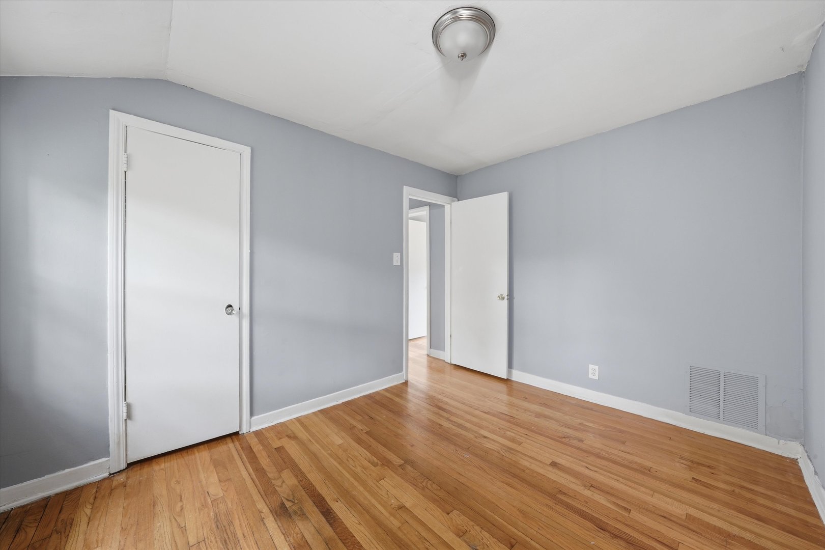 9709 S Yates Boulevard Property Photo 13